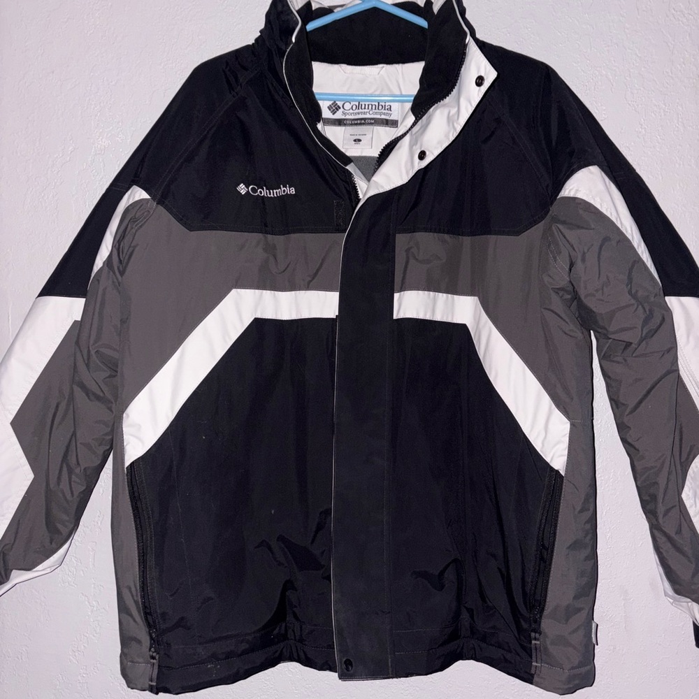 Columbia Men's Black, Gray, and White Ski Jacket